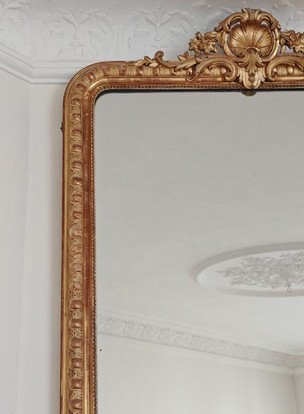 Gilded Louis XV style trumeau topped by an openwork shell-3