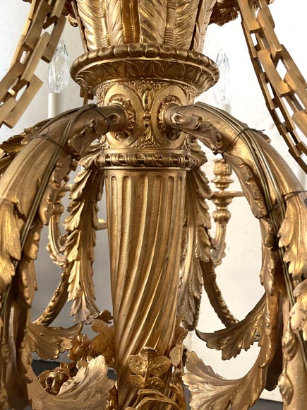 Louis XVI-style gilt-bronze chandelier with eighteen lights, featuring a garland of roses and a ribbon bow Louis XVI-style gilt-bronze chandelier with eighteen lights, featuring a garland of roses and a ribbon bow-6