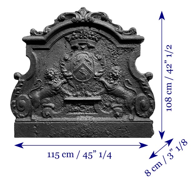 Fireback bearing a coat of arms and decorated with lions-8