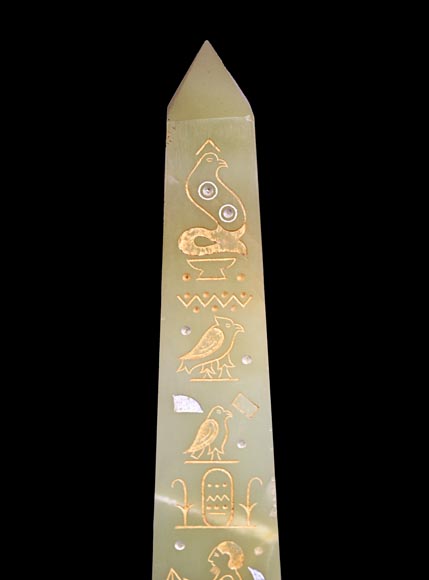 Egyptian Revival mantel garniture in black marble, green onyx, and gilt bronze-9