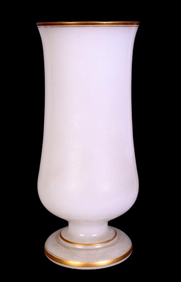 BACCARAT – Pair of White Opaline Vases with Gilded Japonist Decoration-6