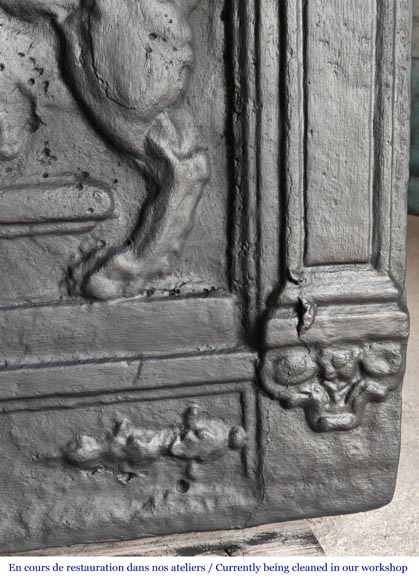 Fireplace plaque decorated with lions and pilasters Fireplace plaque decorated with lions and pilasters-9
