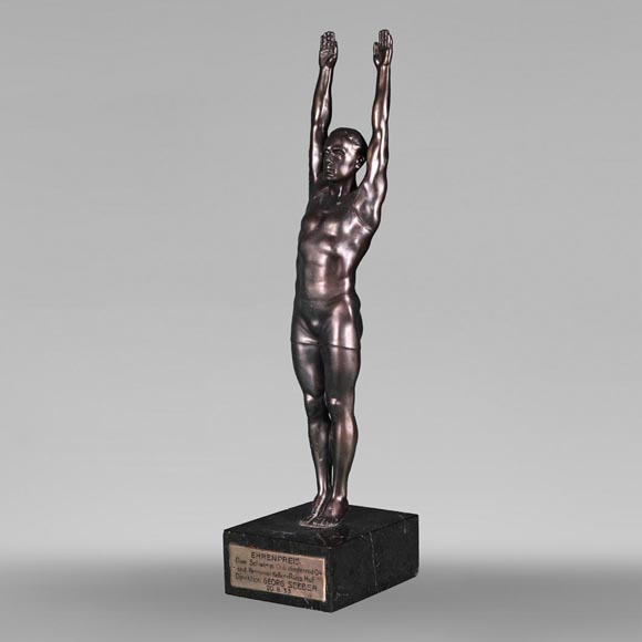 “ Swimmer ”, statuette in patinated metal-0