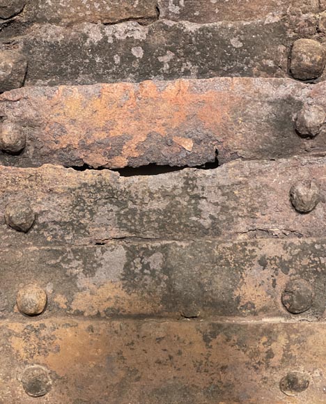 Antique riveted wrought-iron fireback Antique riveted wrought-iron fireback-4