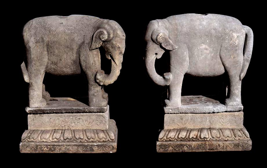 Pair of Vietnamese-style carved stone elephant statues Pair of Vietnamese-style carved stone elephant statues-1