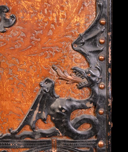 Leather and iron travelling case with dragons and mascarons Leather and iron travelling case with dragons and mascarons-8