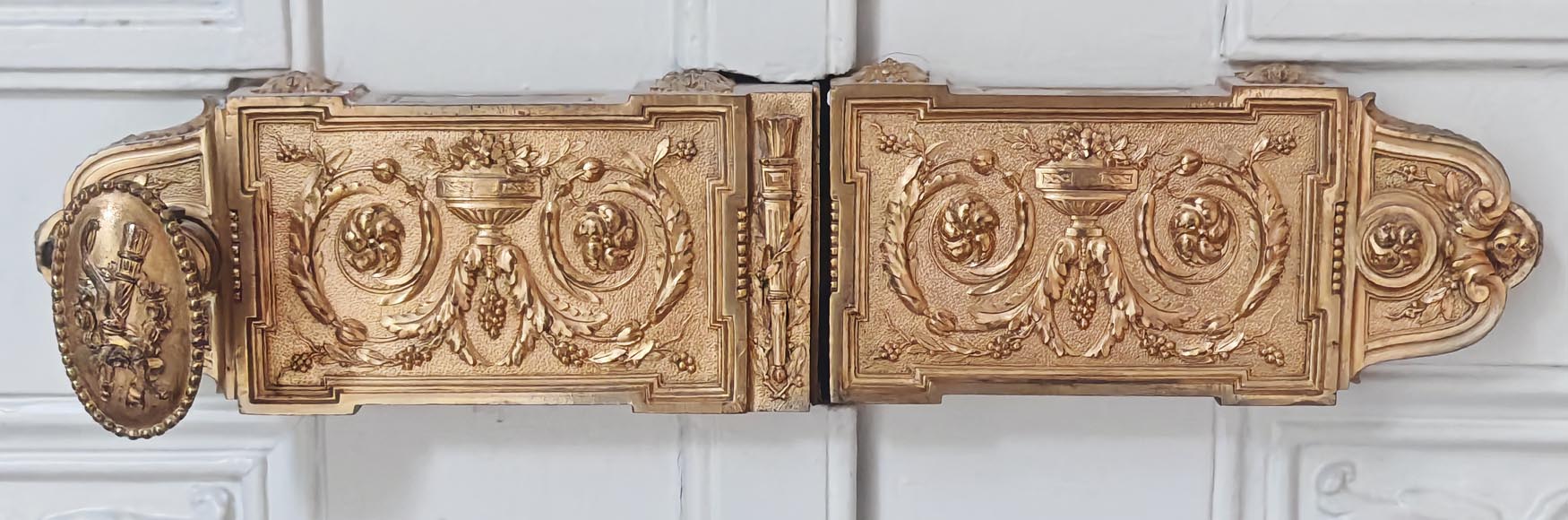 Set of 4 double doors in carved wood-17