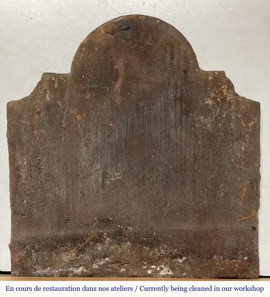 Fireback dated 1726, with the arms of Robin de La Tremblaye-6