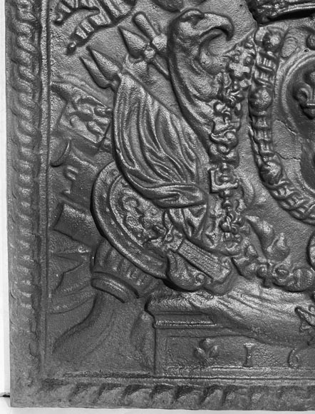 “Alone against all”, Louis XIV style fireplace plaque with the Arms of France-2