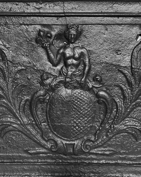 Fireplace plaque with coat of arms surmounted by Apollo holding a fleur-de-lis Fireplace plaque with coat of arms surmounted by Apollo holding a fleur-de-lis-3