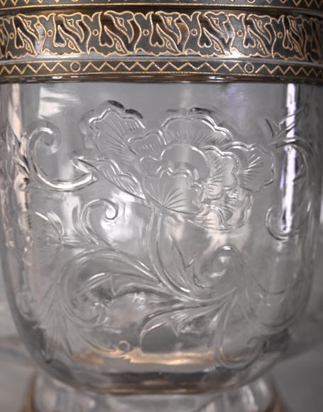 L’Escalier de Cristal (attributed to) Quadrilobed covered bowl with stand, crystal and gilt bronze-8