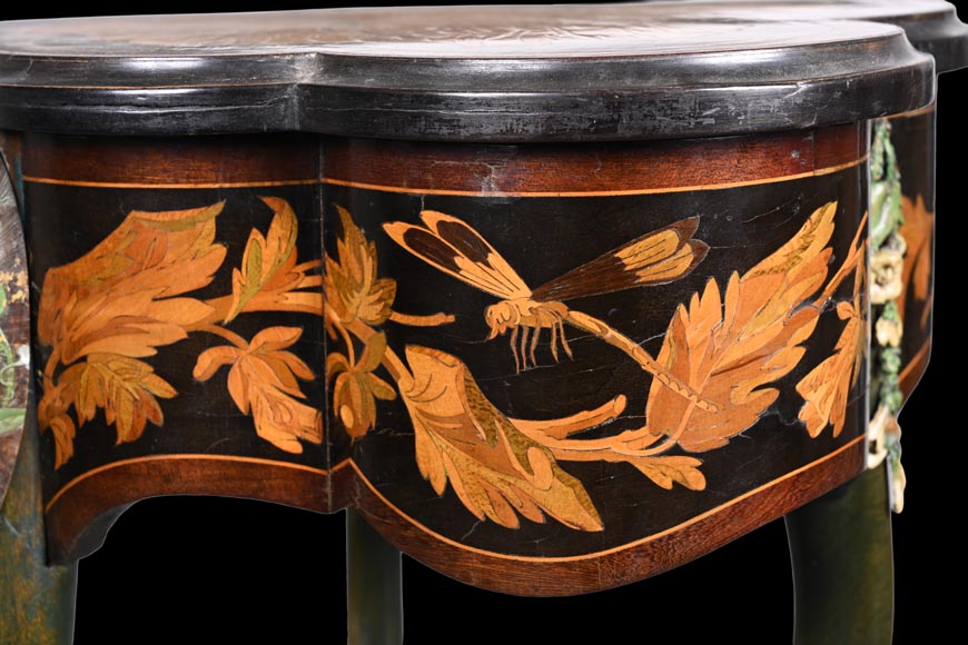 Polylobed work table with insects and butterflies-9