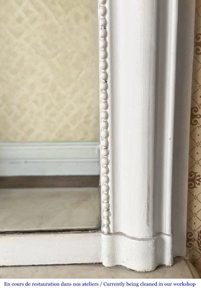 Louis XVI style trumeau with a pearl border-4