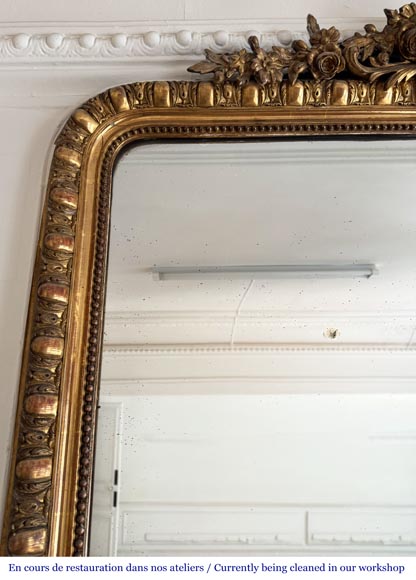Gilded Louis XV style trumeau adorned with a shell framed by flowers-2