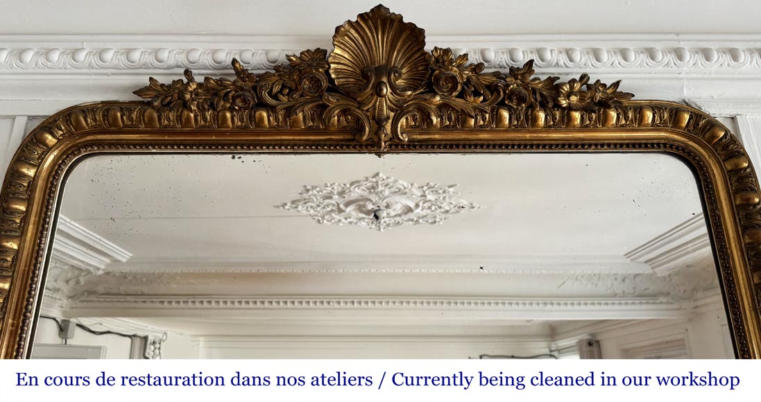 Gilded Louis XV style trumeau surmounted by a shell Gilded Louis XV style trumeau surmounted by a shell-1