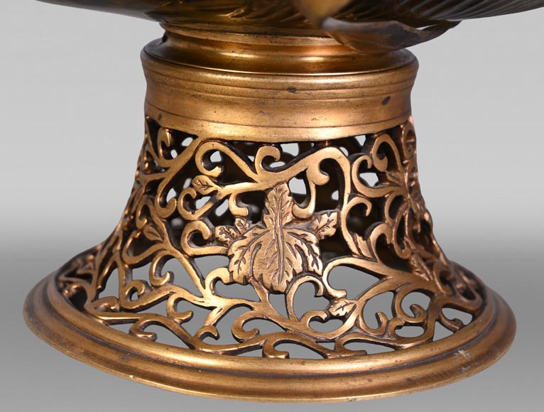 Attributed to L'Escalier de Cristal, François-Eugène Rousseau, and Ernest Léveillé: a Japonist polychrome glass vase encircled by a gilt-bronze iris. Attributed to L'Escalier de Cristal, François-Eugène Rousseau, and Ernest Léveillé: a Japonist polychrome glass vase encircled by a gilt-bronze iris.-10