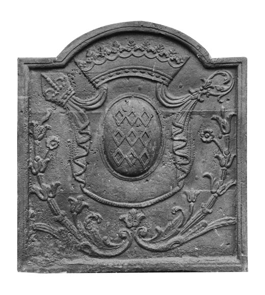 Fireback with geometric coat of arms-0