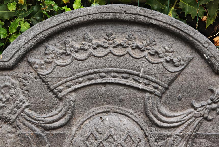 Fireback with geometric coat of arms-2