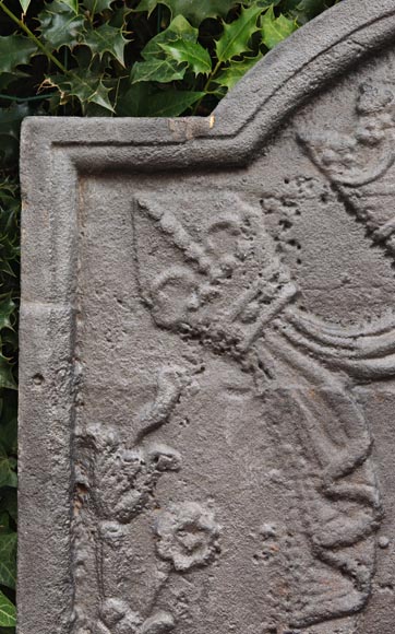 Fireback with geometric coat of arms-3