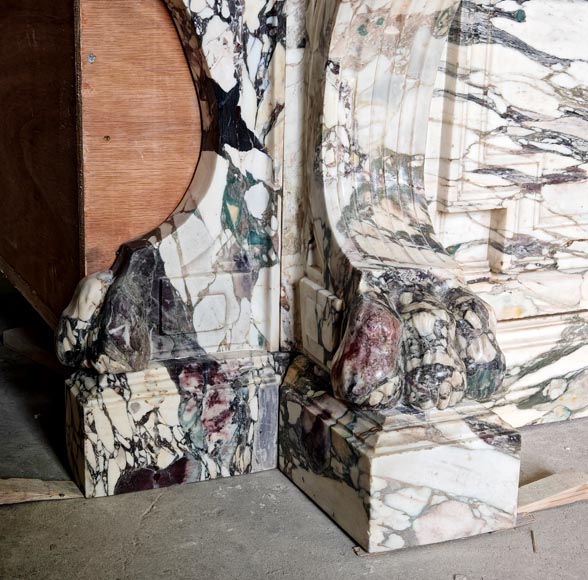 Large Napoleon III style console table in Brèche Violette marble with lion-paw feet. Large Napoleon III style console table in Brèche Violette marble with lion-paw feet.-5