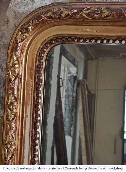 Louis XVI-style gilded overmantel mirror featuring a frieze decoration Louis XVI-style gilded overmantel mirror featuring a frieze decoration-2