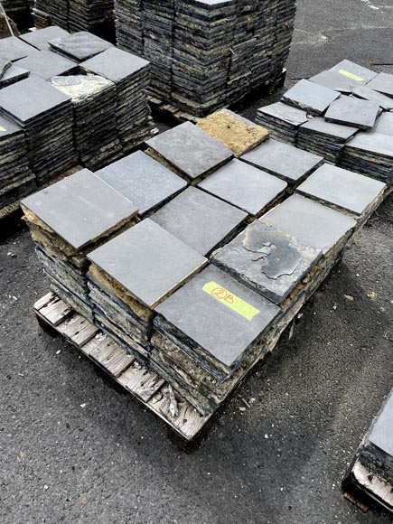 Very large set of approximately 100 m² of antique Belgian bluestone floor tiles Very large set of approximately 100 m² of antique Belgian bluestone floor tiles-2
