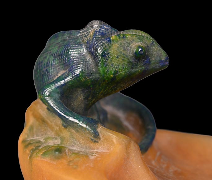 WALTER Amalric & BERGÉ Henri — Pâte de verre dish with chameleon-5