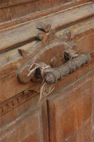 A pair of wooden monumental doors. -3