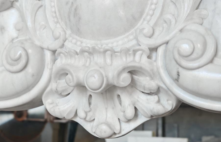 Highly sculpted Louis XV style fireplace in Carrara marble-4