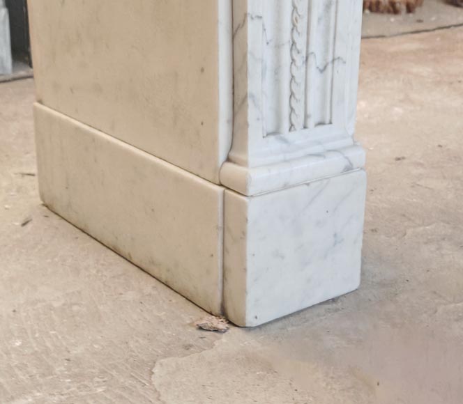 Louis XVI style mantel in veined Carrara marble with pearl entablature-5