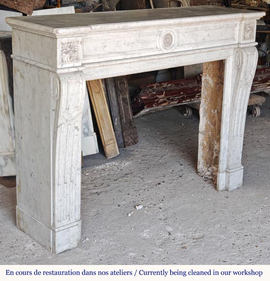 Louis XVI style mantel with sunflower blossom in Carrara marble-2