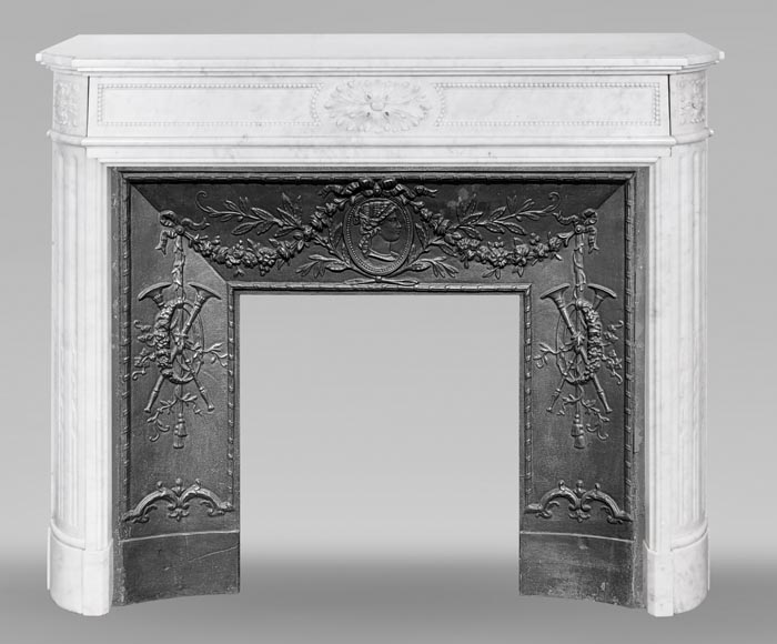 Louis XVI style fireplace in Carrara marble with rounded corners-0