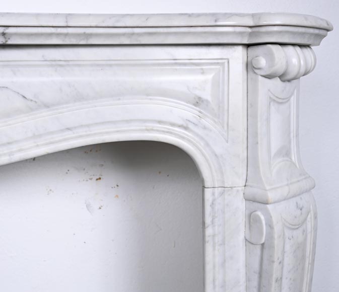 Large Louis XV-style fireplace, Pompadour model, in Carrara marble Large Louis XV-style fireplace, Pompadour model, in Carrara marble-6
