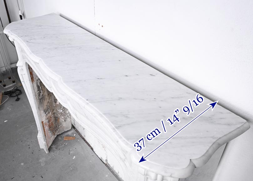 Large Louis XV-style fireplace, Pompadour model, in Carrara marble Large Louis XV-style fireplace, Pompadour model, in Carrara marble-8