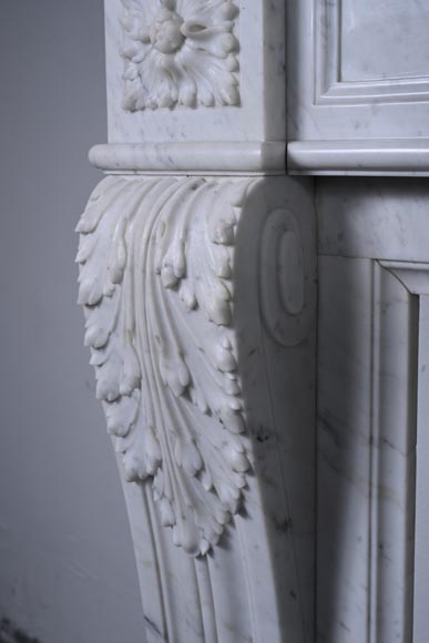 Louis XVI style mantel in Carrara marble with acanthus leaves-4