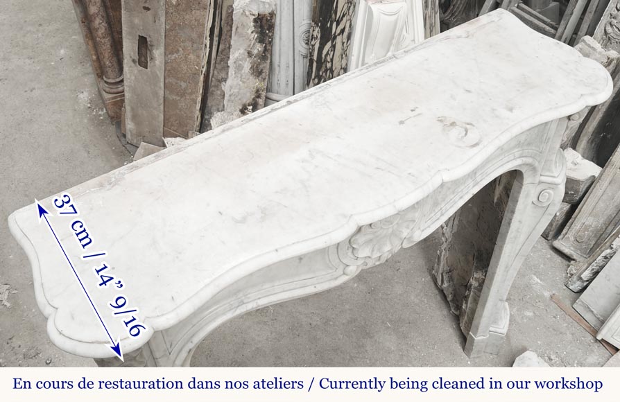 Louis XV style fireplace with three shells, in Carrara marble Louis XV style fireplace with three shells, in Carrara marble-10