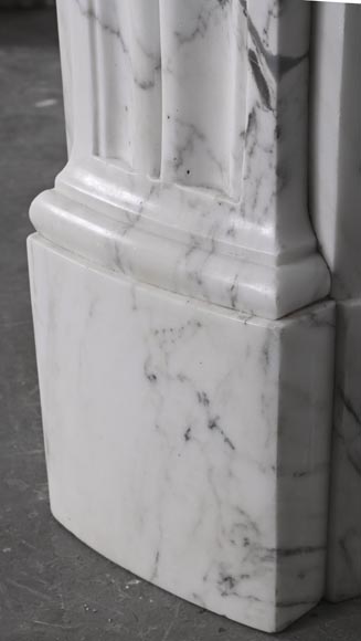 Louis XVI style curved fireplace in Arabescato marble, with rudenture and acanthus leaf-12