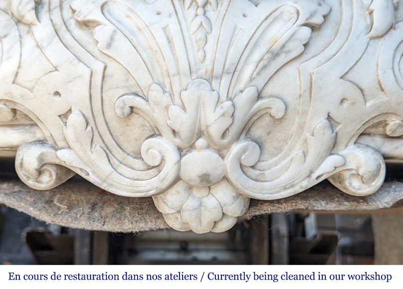 Exceptional Napoleon III period mantel in veined Carrara marble, adorned with a rich décor of palmettes and arabesques.-4