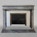 Directoire style mantel with detached columns in Turquin marble