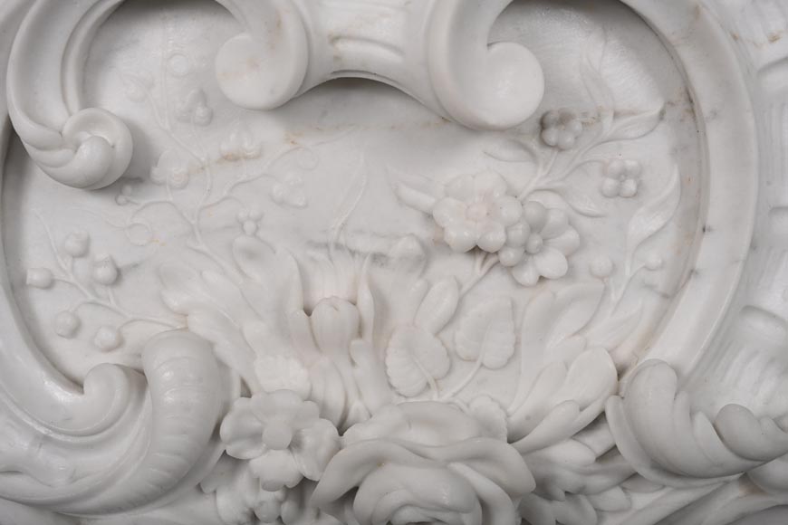 Jules CANTINI (attributed to) - Large Napoleon III style mantel in highly carved Carrara marble-3