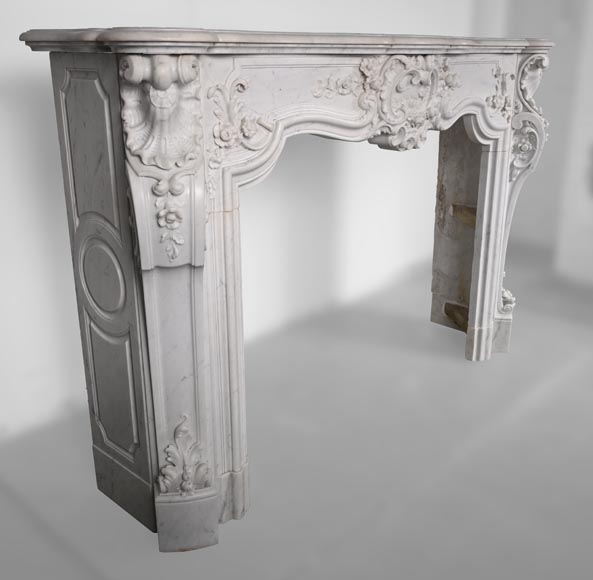 Jules CANTINI (attributed to) - Large Napoleon III style mantel in highly carved Carrara marble-6