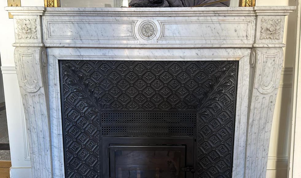 Louis XVI style mantel in Carrara marble adorned with a sunflower-1