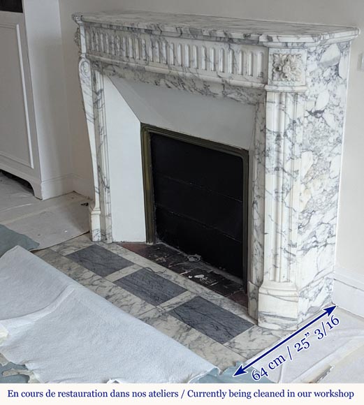 Louis XVI style curved mantel with curved flutes in Arabescato marble-5