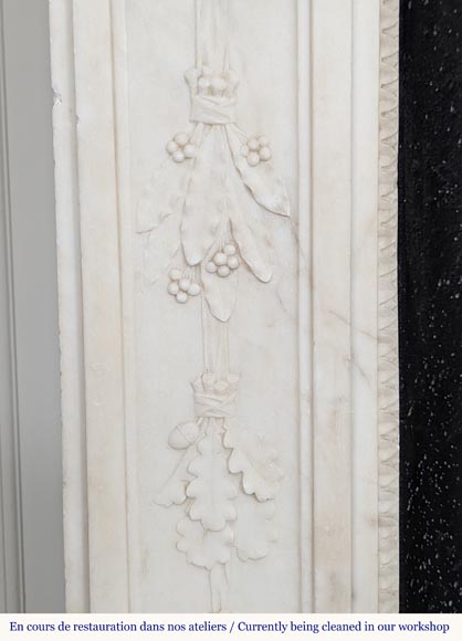 Large Louis XVI period statuary marble mantel with foliage décor -7