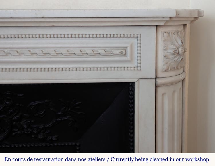 Louis XVI style Carrara marble mantel with rounded corners and pearl décor-6