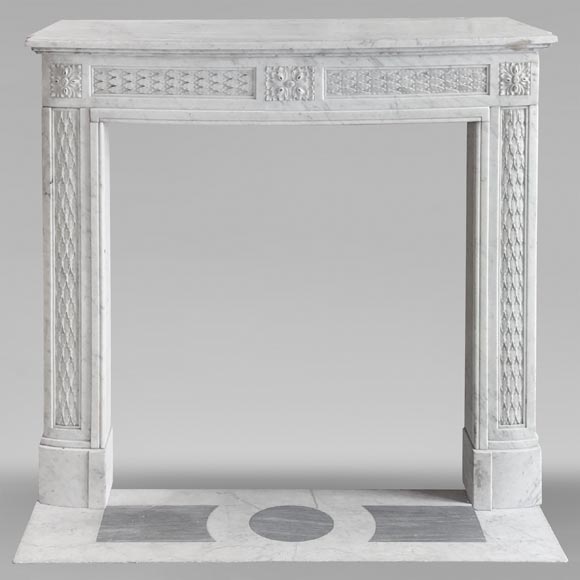 Louis XVI style mantel in Carrara marble decorated with a holly frieze-0