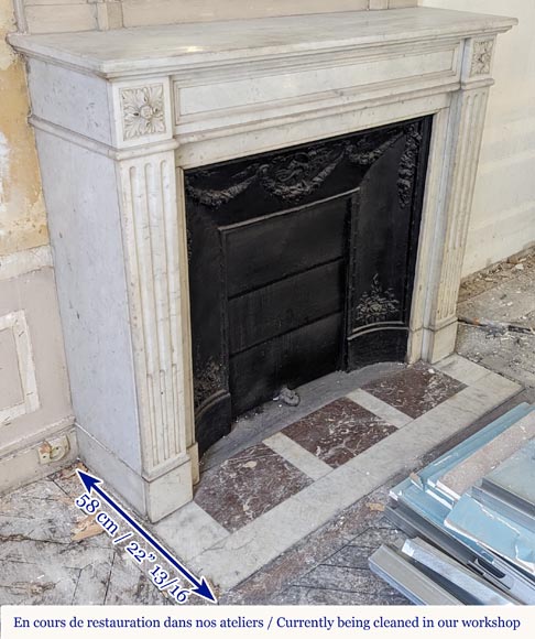 Louis XVI style mantel in Carrara marble adorned with rosettes-2