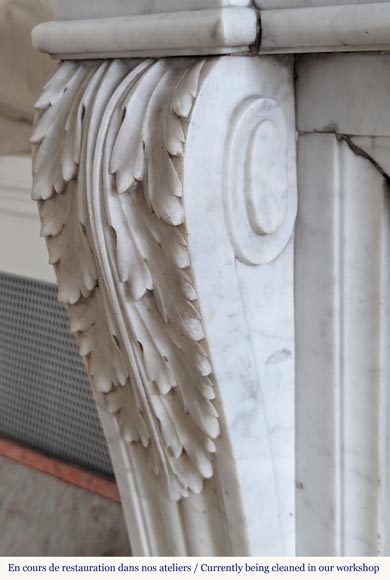 Louis XVI style mantel in Carrara marble adorned with an acanthus leaf-5