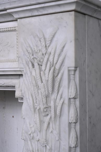 Napoleon III style mantel in Carrara marble with wheat ears-14