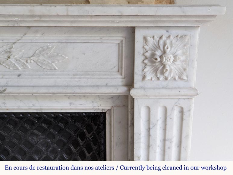 Louis XVI style mantel in Carrara marble adorned with a laurel wreath-7